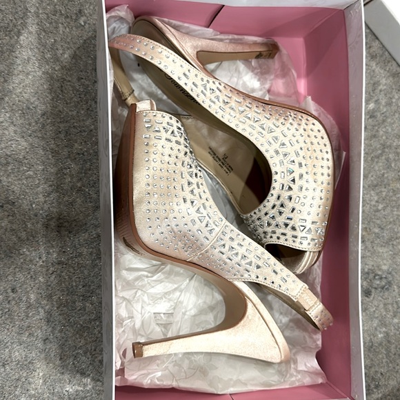 Heels - Picture 1 of 9